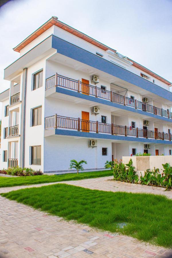 Majula Boutique Hotel Serrekunda Exterior photo