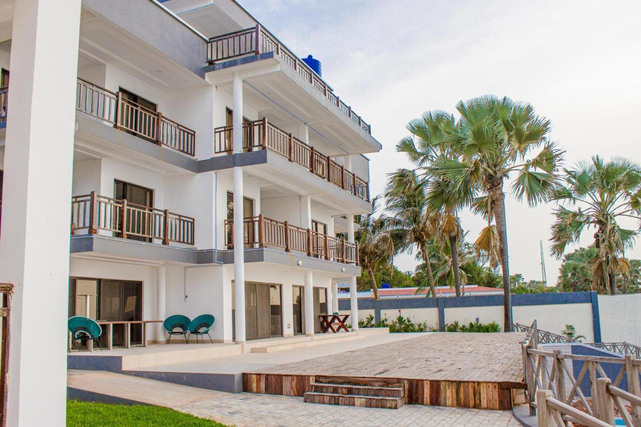 Majula Boutique Hotel Serrekunda Exterior photo